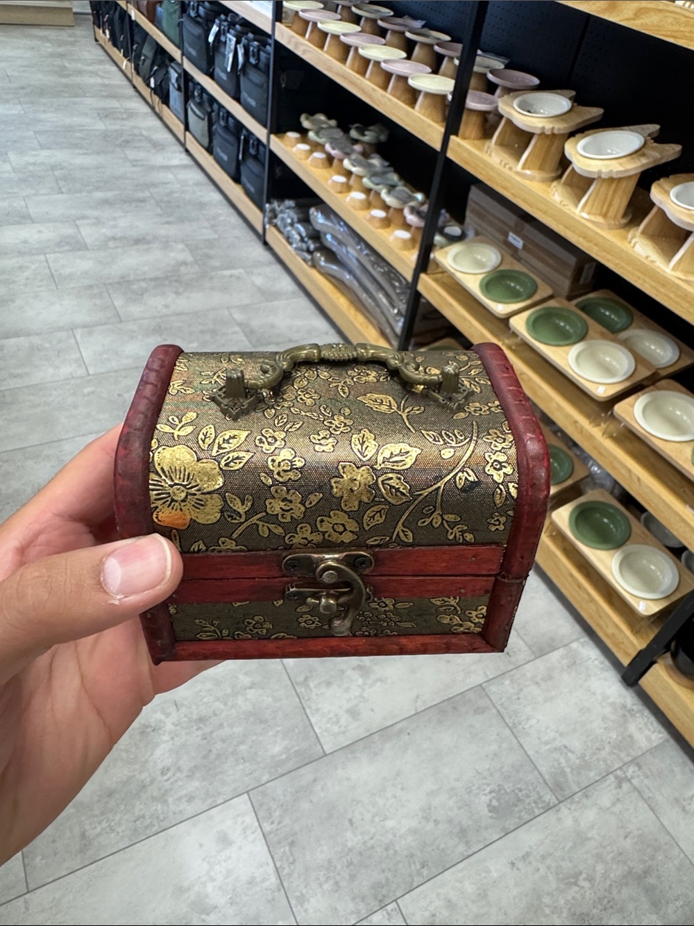 Decorative Floral Jewelry Chest in Red and Gold